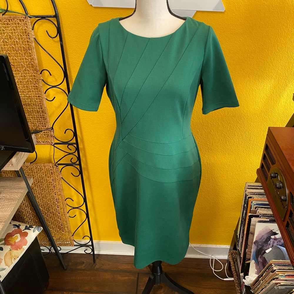 BOGO Ellen Tracy Green Dress